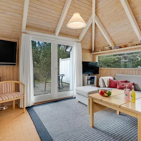 Family-friendly With Shared Activities Such As Swimming Pool, Tennis Court And Ball Fields *
