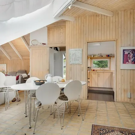 Family-friendly With Shared Activities Such As Swimming Pool, Tennis Court And Ball Fields Hébergement de vacances