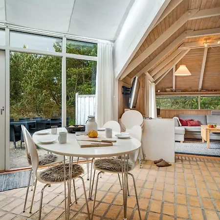 Hébergement de vacances Family-friendly With Shared Activities Such As Swimming Pool, Tennis Court And Ball Fields *